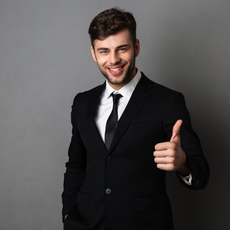 Men in black Outfit